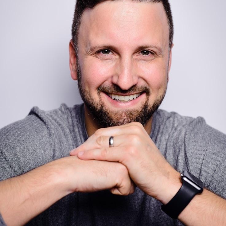 Olivia Wilson - Founder of Shore Line Canvas